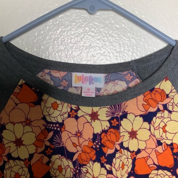LulaRoe Tops - Picture 10 of 15